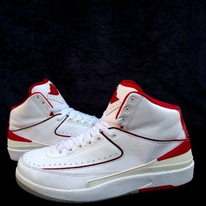 NIKE AIR JORDAN RETRO 2